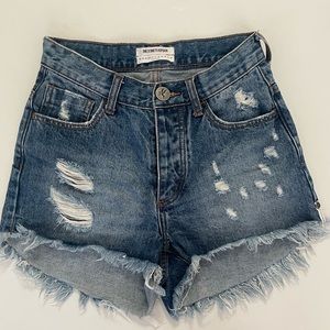 One x one teaspoon shorts